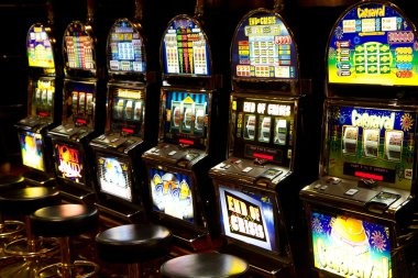 olxtito live casino dealer table with multiple camera angles